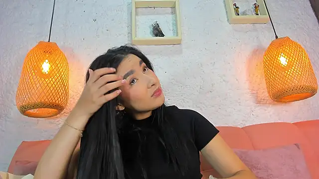 Snapshot of emiily_s chatting on November 27, 12:05 pm emiily s online show from November 27, 12:05 pm