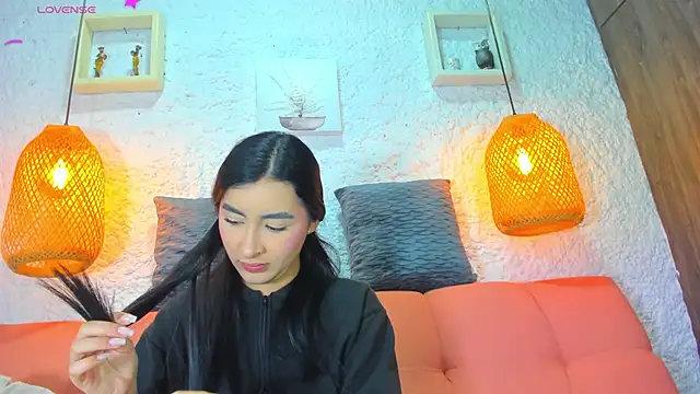 Snapshot of emiily_s chatting on September 15, 12:05 pm emiily s online show from September 15, 12:05 pm