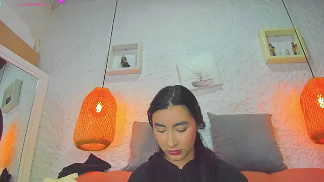 Snapshot of emiily_s chatting on October 23, 12:04 pm emiily s online show from October 23, 12:04 pm