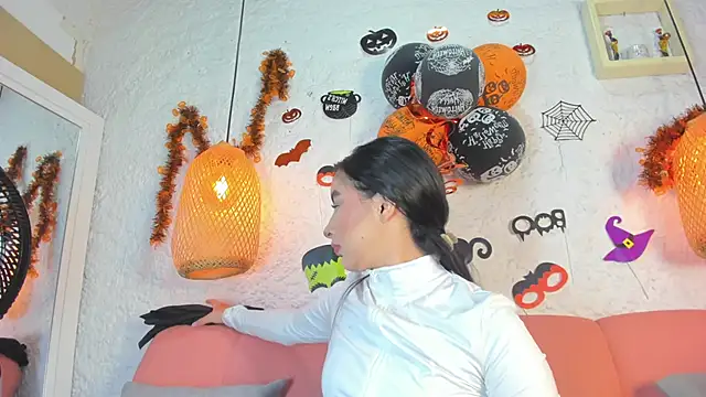 Snapshot of emiily_s chatting on October 31, 12:02 pm emiily s online show from October 31, 12:02 pm