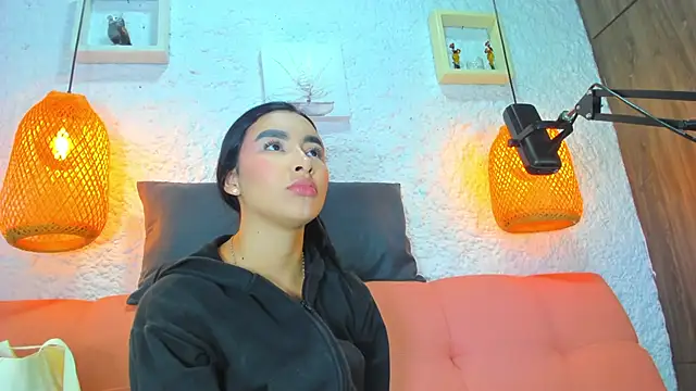 emiily s online show from October 11, 12:06 pm