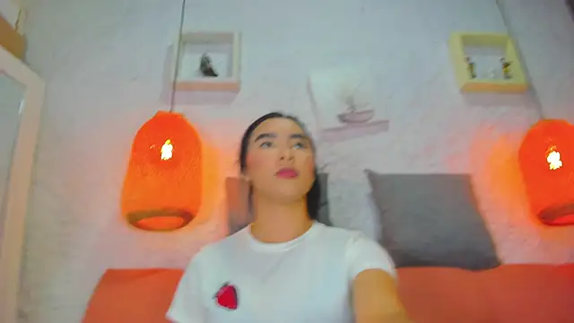 Snapshot of emiily_s chatting on October 24, 12:04 pm emiily s online show from October 24, 12:04 pm