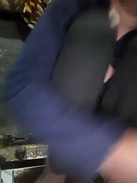 Snapshot of Burhade-- chatting on December 23, 12:22 am Burhade-- online show from December 23, 12:22 am