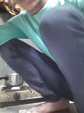 Snapshot of Burhade-- chatting on December 20, 5:38 pm Burhade-- online show from December 20, 5:38 pm