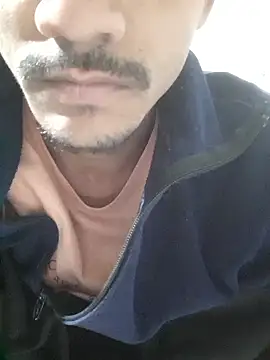 Snapshot of Burhade-- chatting on January 11, 12:28 am Burhade-- online show from January 11, 12:28 am