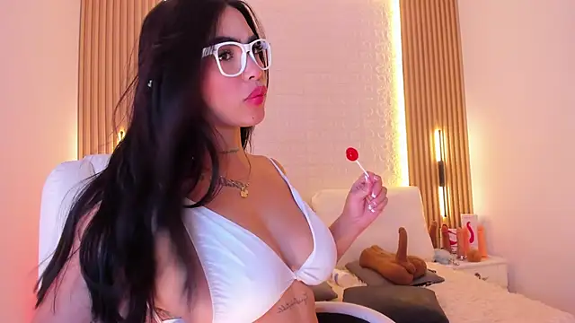 Snapshot of alyssa_vargas chatting on October 13, 3:35 pm alyssa vargas online show from October 13, 3:35 pm