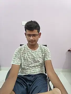 Snapshot of Dusky_Aarav chatting on June 27, 12:33 pm Dusky Aarav online show from June 27, 12:33 pm