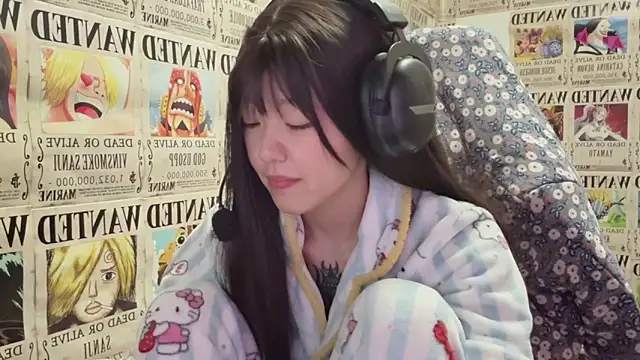 SNAKEgirlQAQ online show from September 23, 6:15 pm