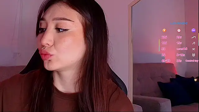 Valengarcia  online show from April 4, 11:00 pm