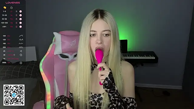 mybunnywendy online show from February 8, 3:21 pm