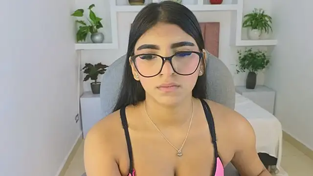 maiaa ruiz online show from May 12, 1:50 pm