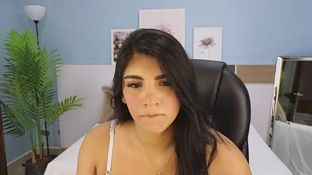 maiaa ruiz online show from June 10, 5:47 pm