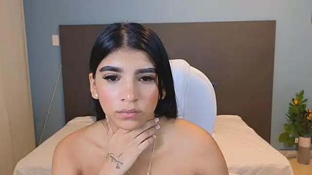 Snapshot of maiaa_ruiz chatting on January 10, 1:31 pm maiaa ruiz online show from January 10, 1:31 pm