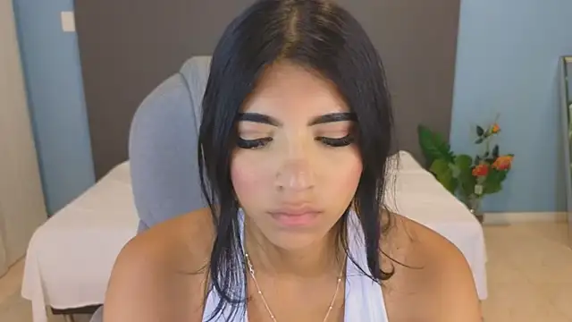 Snapshot of maiaa_ruiz chatting on October 31, 3:30 pm maiaa ruiz online show from October 31, 3:30 pm