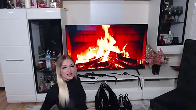 GodessJulia online show from December 3, 10:42 pm