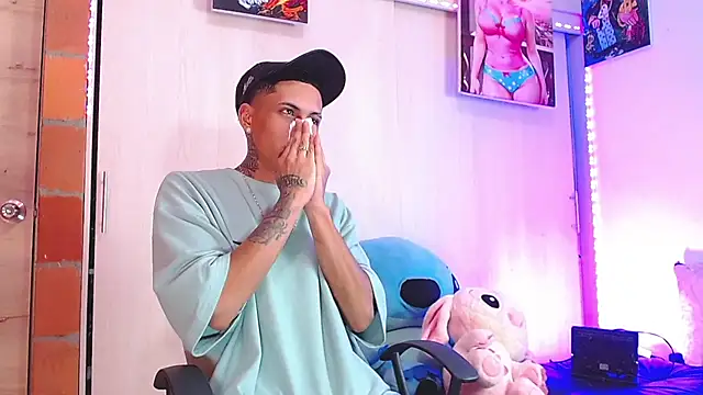 Liam lee online show from November 17, 6:23 pm