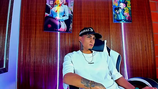 Liam lee online show from February 5, 8:59 pm