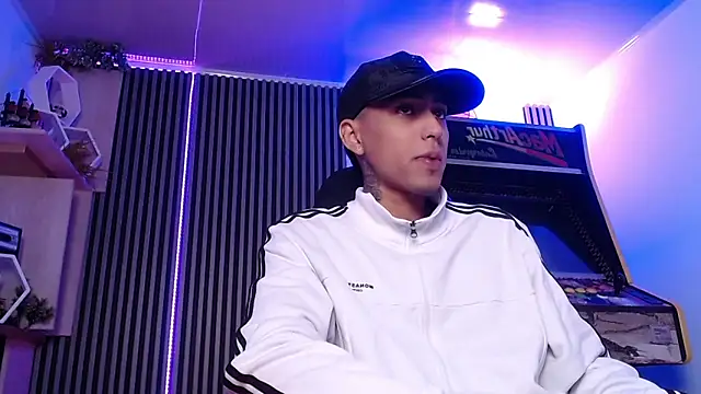 Liam lee online show from March 11, 12:28 pm