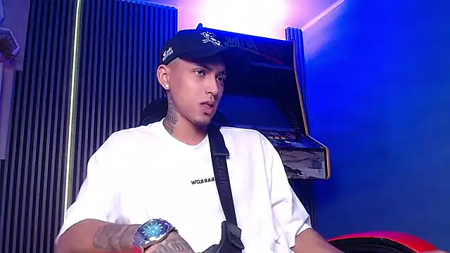 Liam lee online show from March 22, 1:19 pm