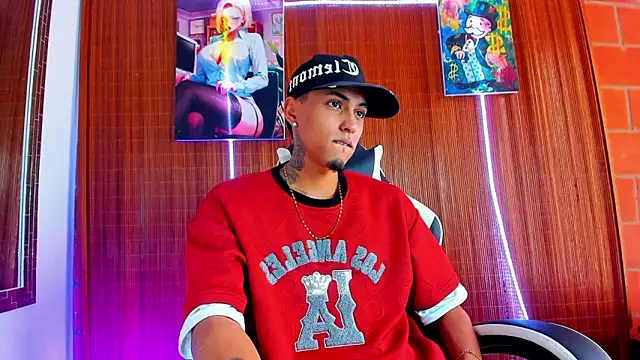 Liam lee online show from February 22, 3:46 pm