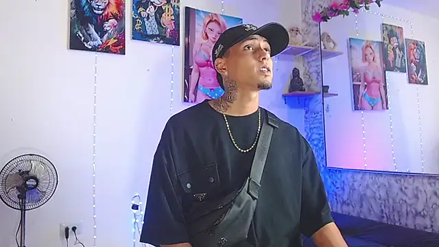 Liam lee online show from October 20, 10:10 pm