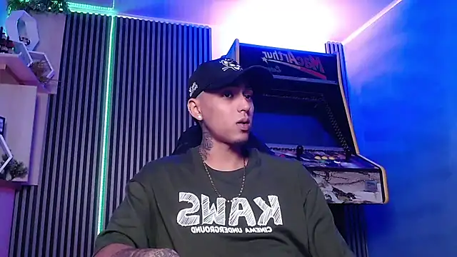 Liam lee online show from March 20, 1:37 pm