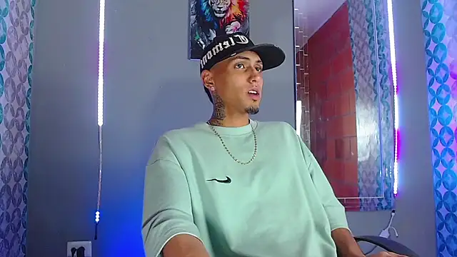 Liam lee online show from April 1, 10:50 pm