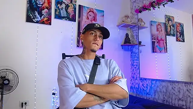 Liam lee online show from October 18, 10:01 pm