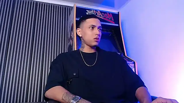 Liam lee online show from March 2, 1:31 pm