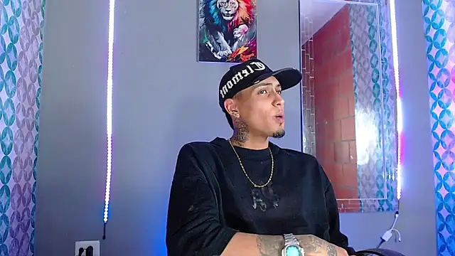 Liam lee online show from April 7, 10:55 pm