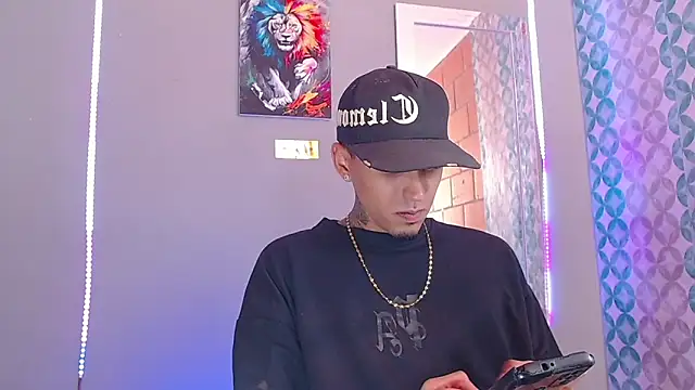 Liam lee online show from April 14, 8:58 pm