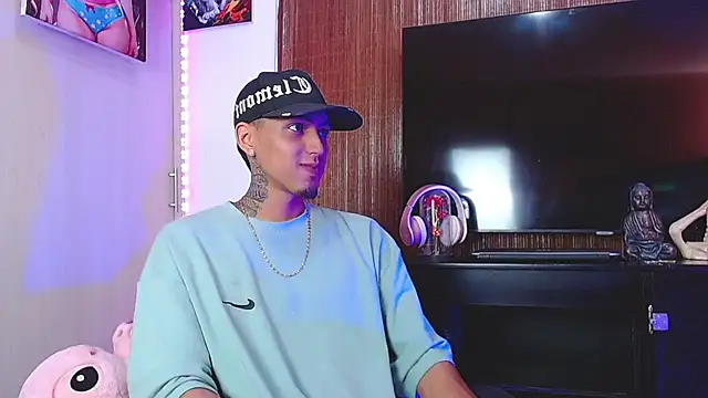 Liam lee online show from November 25, 2:39 pm