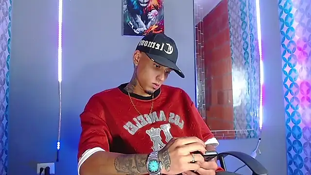 Liam lee online show from March 31, 11:51 pm