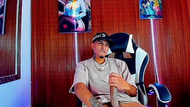 Liam lee online show from February 17, 3:20 pm