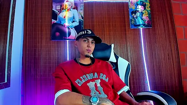 Liam lee online show from February 21, 9:06 pm