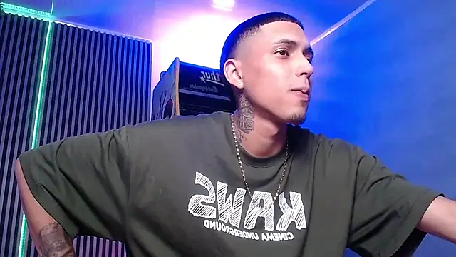 Liam lee online show from March 20, 4:42 pm