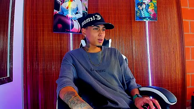 Liam lee online show from February 8, 6:16 pm