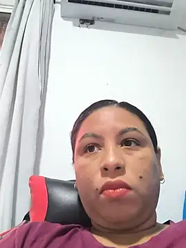 Snapshot of Francesca_ferrari chatting on June 26, 9:09 pm Francesca ferrari online show from June 26, 9:09 pm