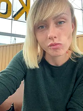 Snapshot of haileyhope_ chatting on September 13, 4:07 pm haileyhope  online show from September 13, 4:07 pm