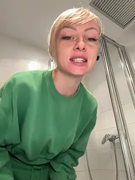 haileyhope  online show from March 16, 8:11 pm