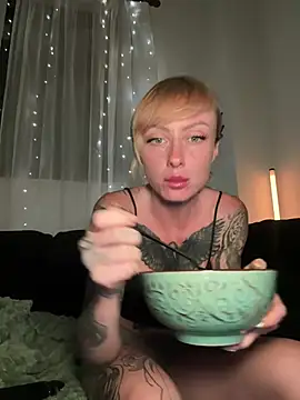 haileyhope  online show from May 9, 5:49 pm