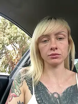 Snapshot of haileyhope_ chatting on December 10, 11:54 am haileyhope  online show from December 10, 11:54 am