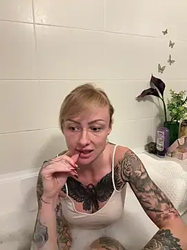 haileyhope  online show from March 22, 5:25 pm