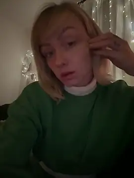 haileyhope  online show from February 15, 7:35 pm