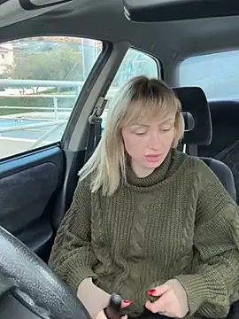 Snapshot of haileyhope_ chatting on December 30, 2:08 pm haileyhope  online show from December 30, 2:08 pm