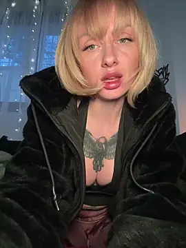 haileyhope  online show from March 31, 4:20 pm