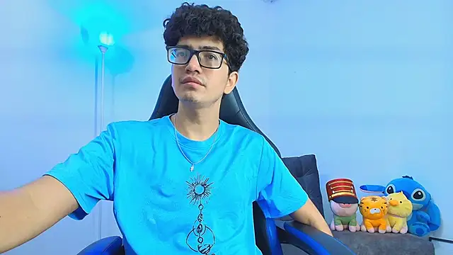 Snapshot of TylerWhite_ chatting on November 20, 4:13 am TylerWhite online show from November 20, 4:13 am