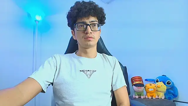 Snapshot of TylerWhite_ chatting on November 19, 3:17 am TylerWhite online show from November 19, 3:17 am