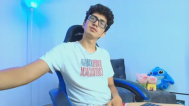 Snapshot of TylerWhite_ chatting on September 20, 5:12 am TylerWhite online show from September 20, 5:12 am