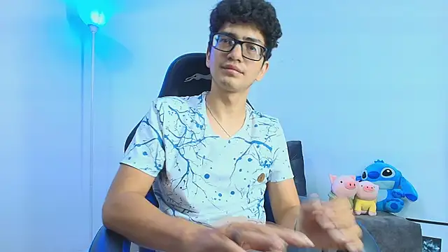 Snapshot of TylerWhite_ chatting on September 18, 3:53 am TylerWhite online show from September 18, 3:53 am